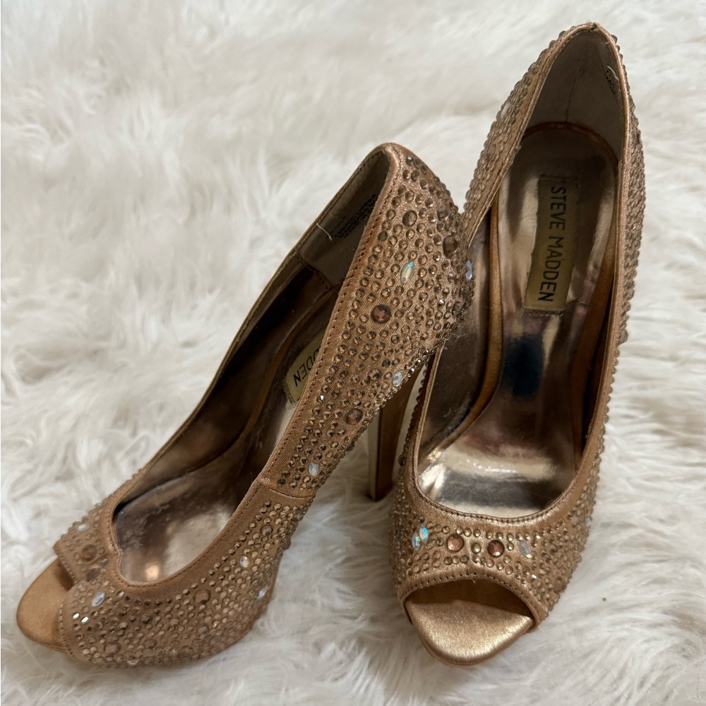 Size 7, rose gold Steve Madden heels